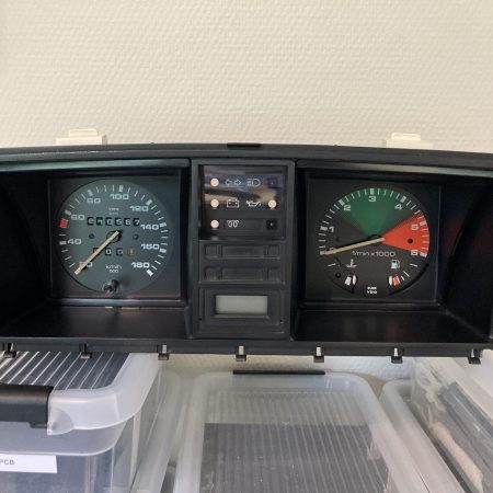 Compteur complet avec compte tour et horloge